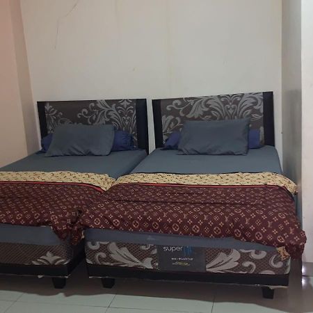 Wisma Reza Palopo Motel Buitenkant foto