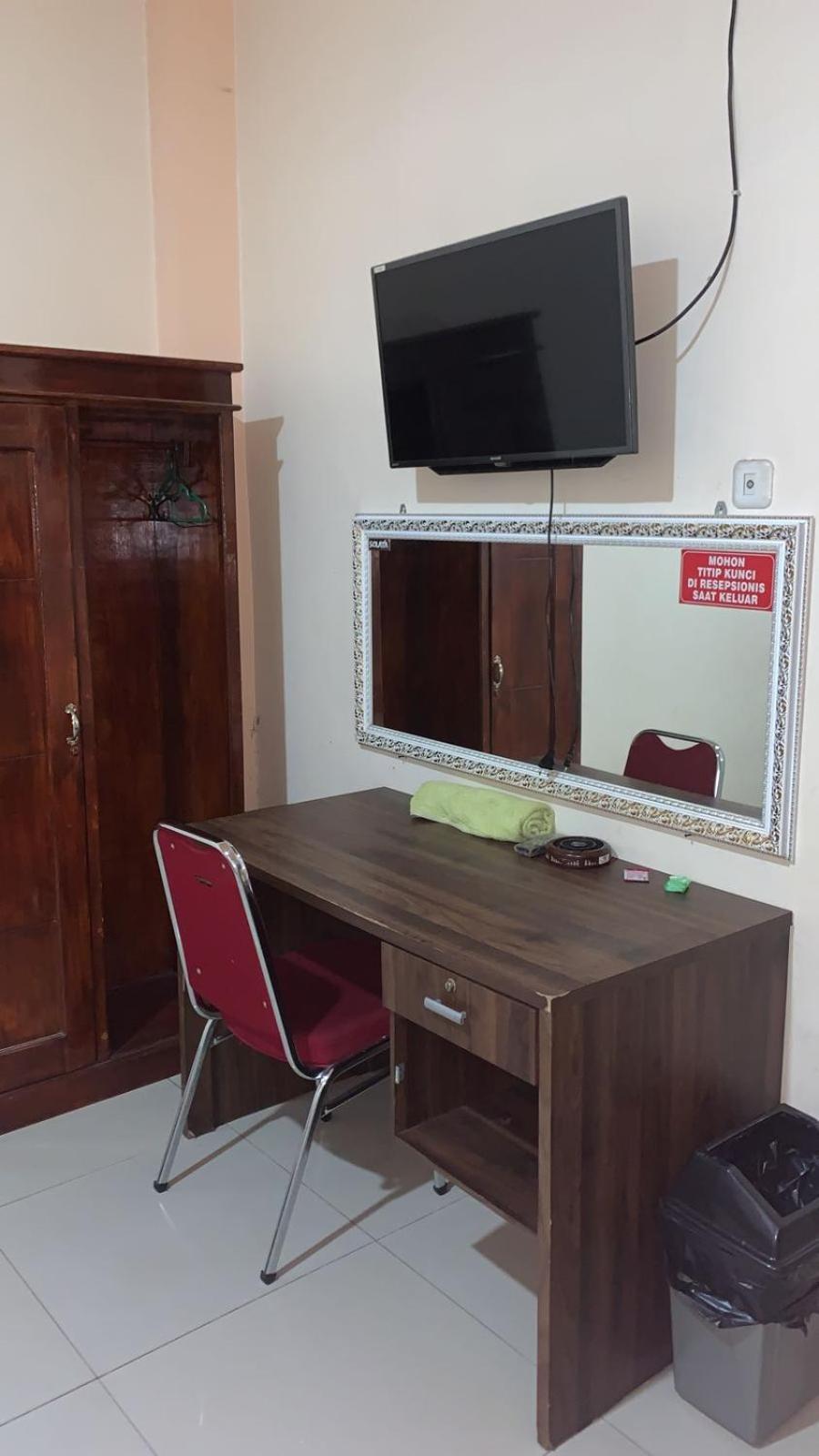 Wisma Reza Palopo Motel Buitenkant foto