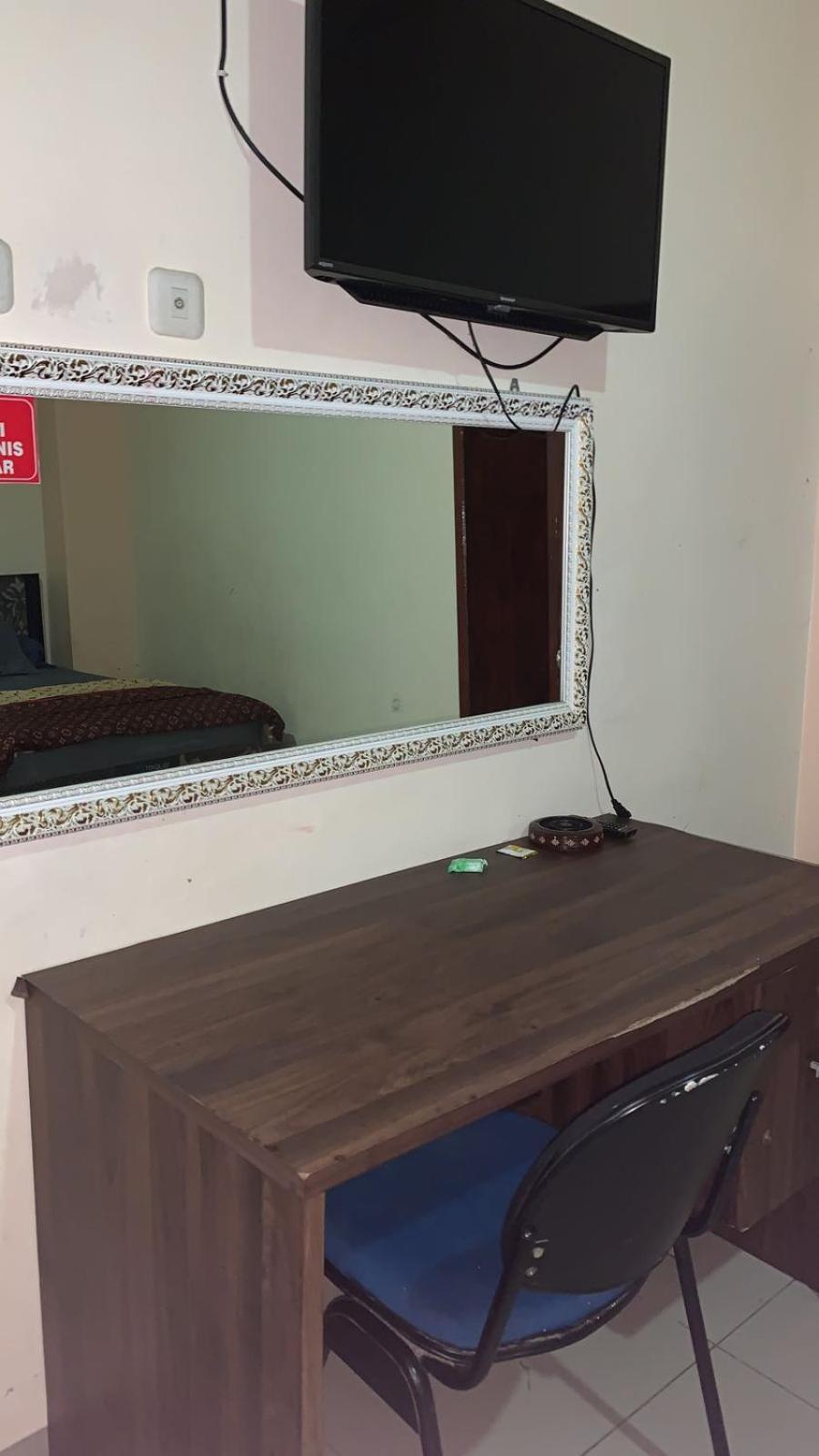 Wisma Reza Palopo Motel Buitenkant foto