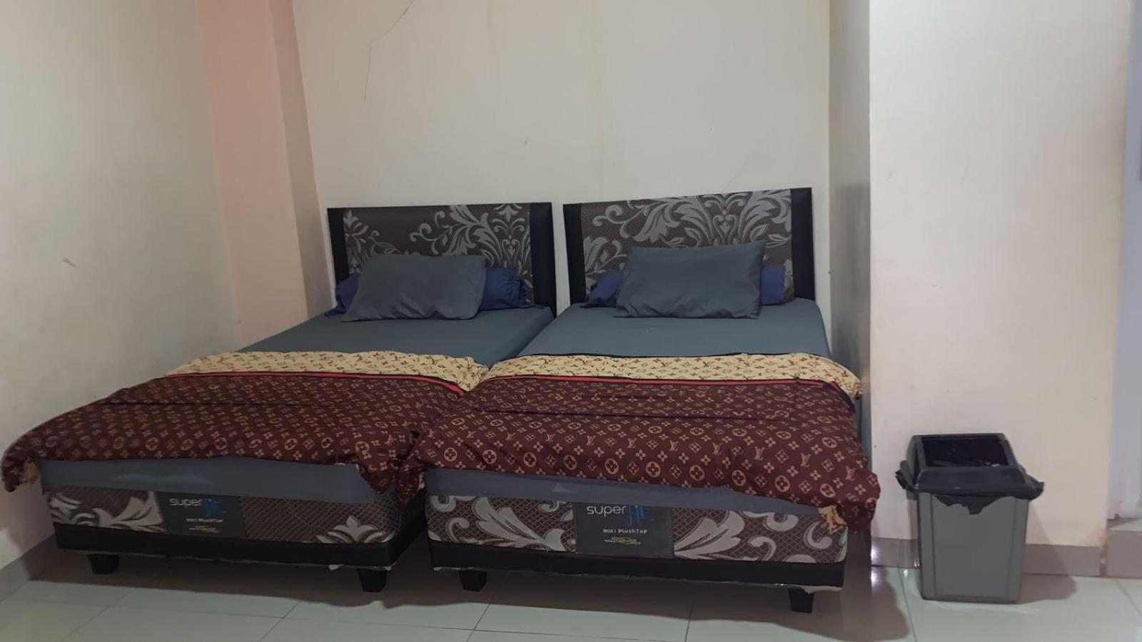 Wisma Reza Palopo Motel Buitenkant foto